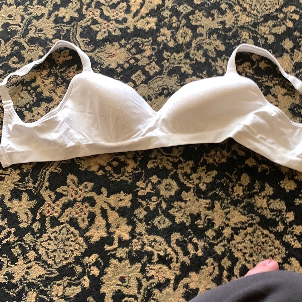 Lightly used no under wire bra 36D
